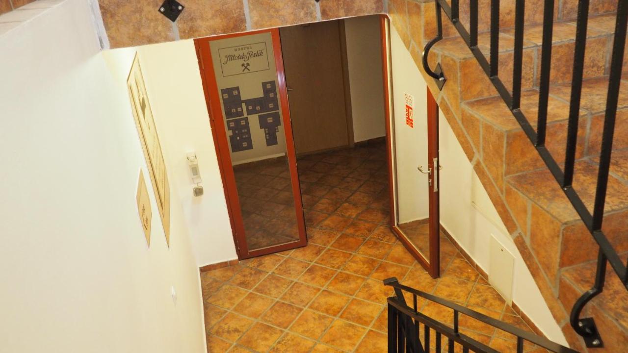 Hostel Mlotek I Perlik تارنوفسكي غوره المظهر الخارجي الصورة